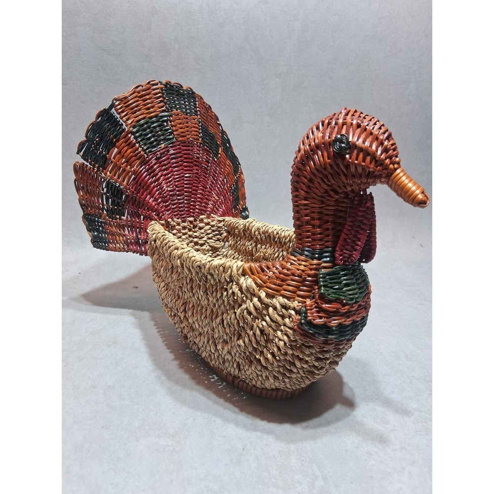 Vintage Woven Rattan Wicker Turkey Basket Thanksgiving Autumn Fall Decor